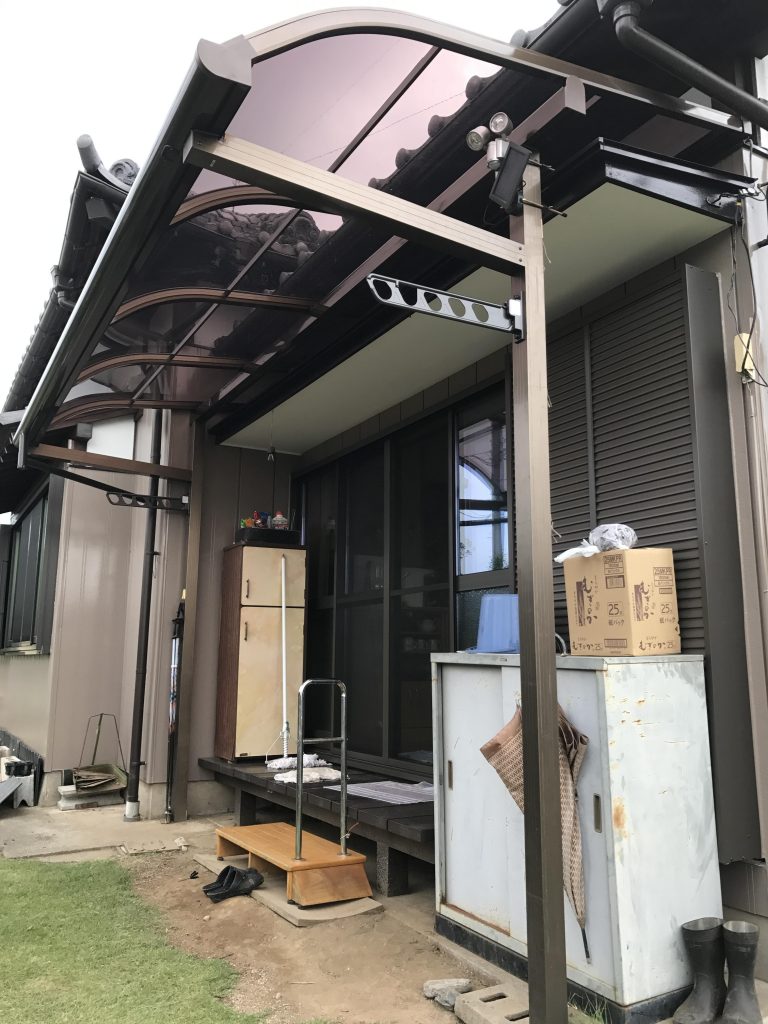 【熊谷市T様】雨の吹込み防止　テラス屋根リフォーム