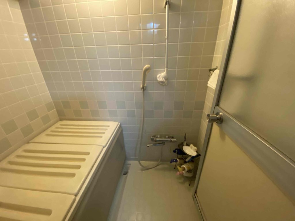 【埼玉県熊谷市】LIXIL「リノビオV」1216サイズでマンションのお風呂を快適空間に｜浴室リフォーム施工事例