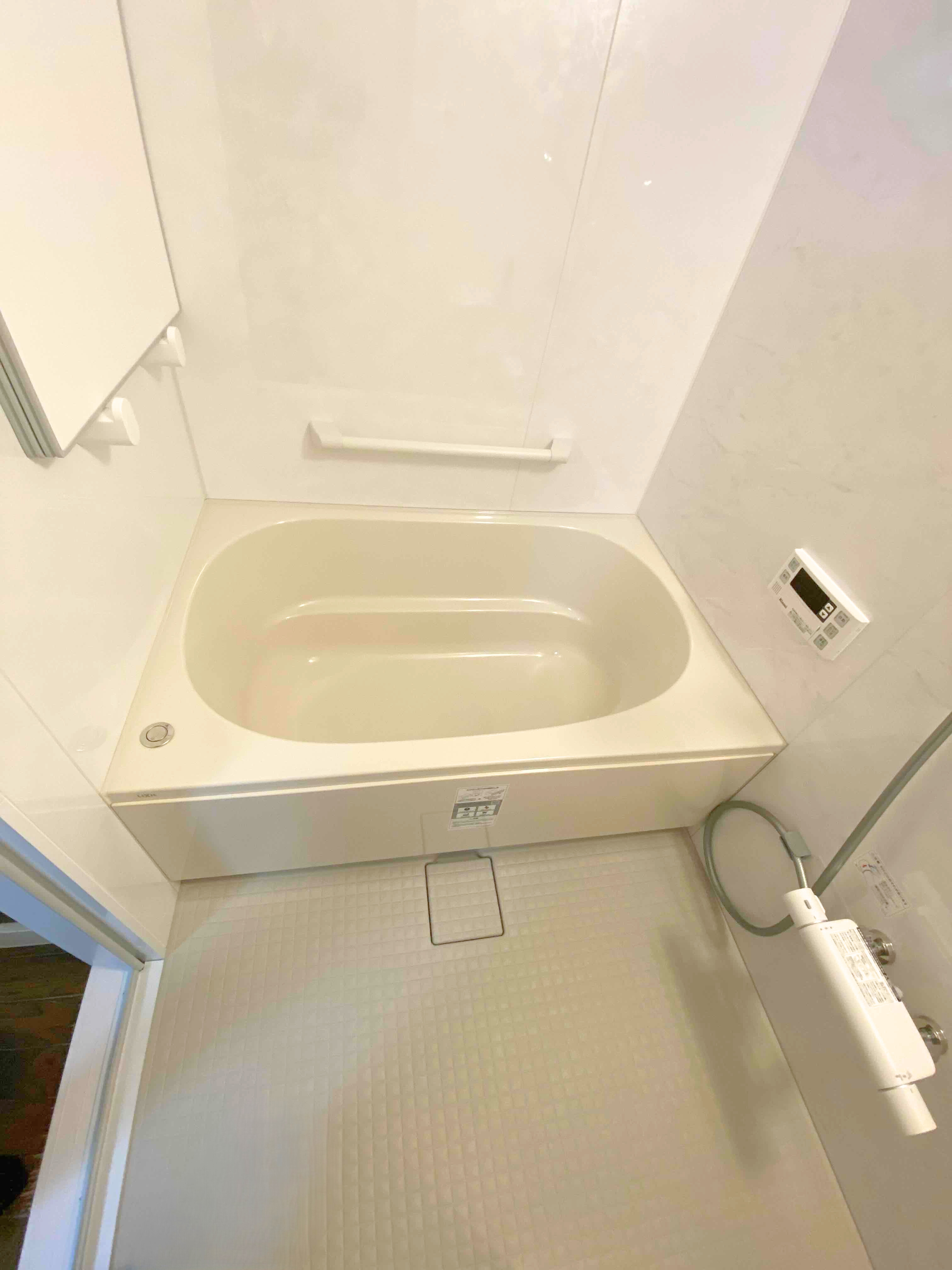 【埼玉県熊谷市】LIXIL「リノビオV」1216サイズでマンションのお風呂を快適空間に｜浴室リフォーム施工事例