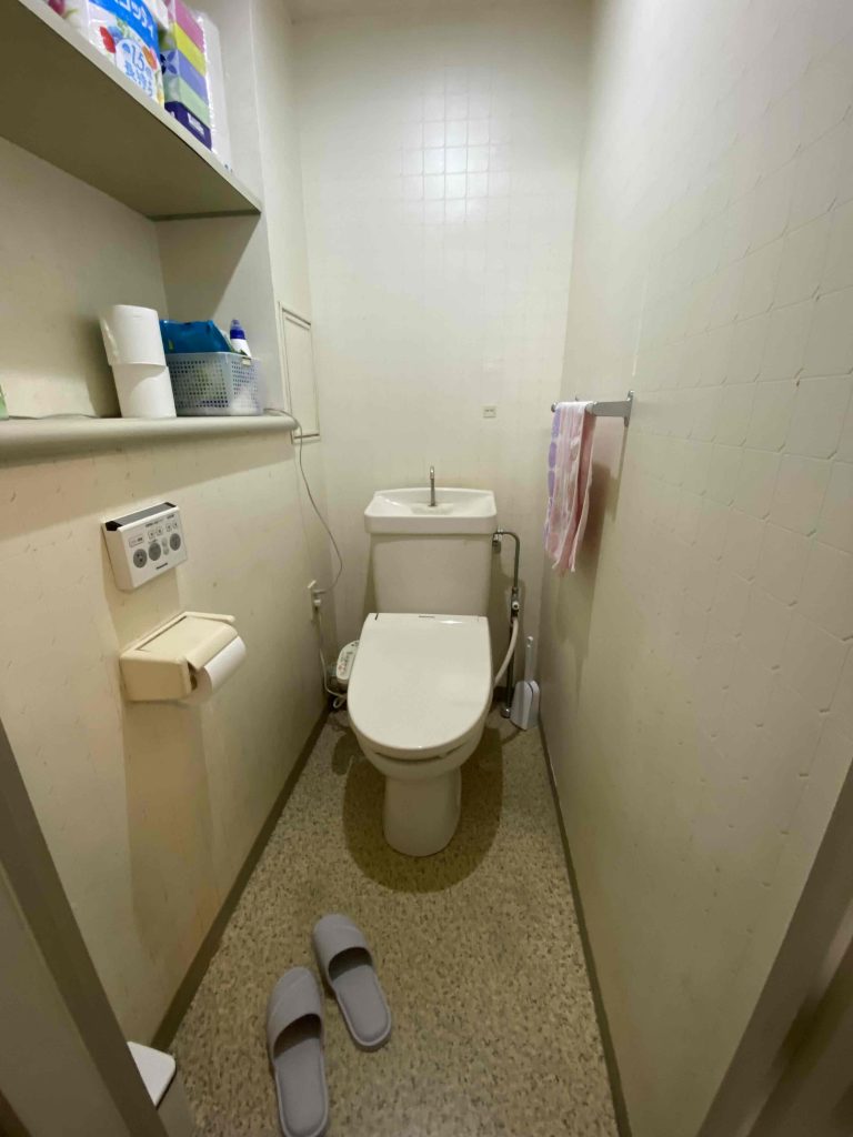 【埼玉県熊谷市 O様邸】LIXILアメージュ便器＆シャワートイレKAで清潔・快適な空間に｜トイレリフォーム｜施工事例