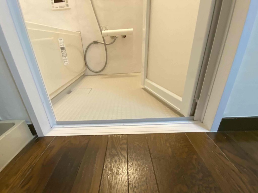 【埼玉県熊谷市】LIXIL「リノビオV」1216サイズでマンションのお風呂を快適空間に｜浴室リフォーム施工事例