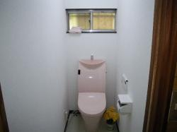 【熊谷市】トイレリフォーム｜和式トイレから洋式へ。段差をなくして快適なトイレに